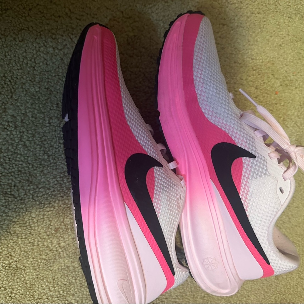 Nike Women's Athletic Shoes in Pink and White